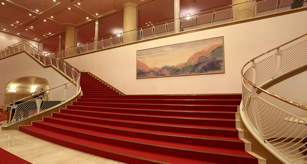 Takarazuka Grand Theater | THEATER | TAKARAZUKA REVUE Takarazuka Grand Theater | THEATER | TAKARAZUKA REVUE