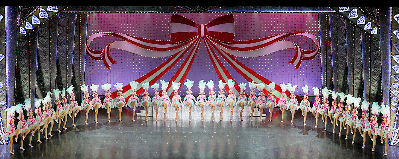 TAKARAZUKA REVUE Official Website