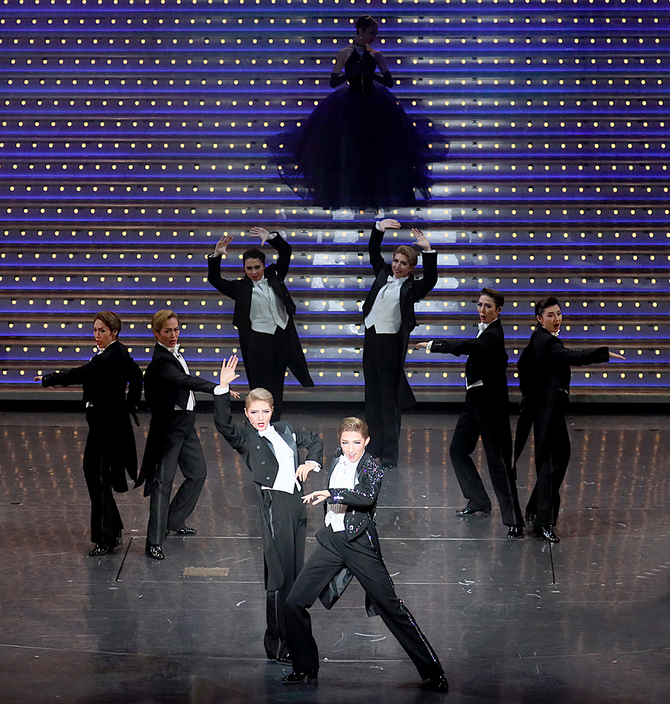 宙組公演 シャーロック ホームズ The Game Is Afoot Delicieux デリシュー 甘美なる巴里 宝塚歌劇 公式ホームページ